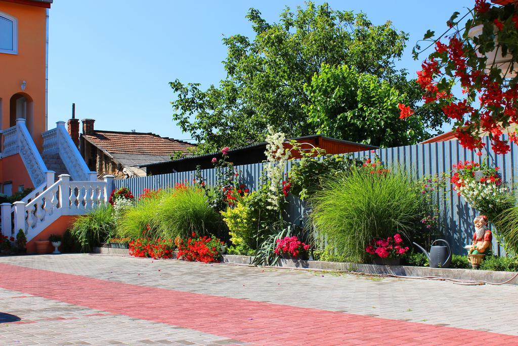Studio Florida Štúrovo Exterior foto